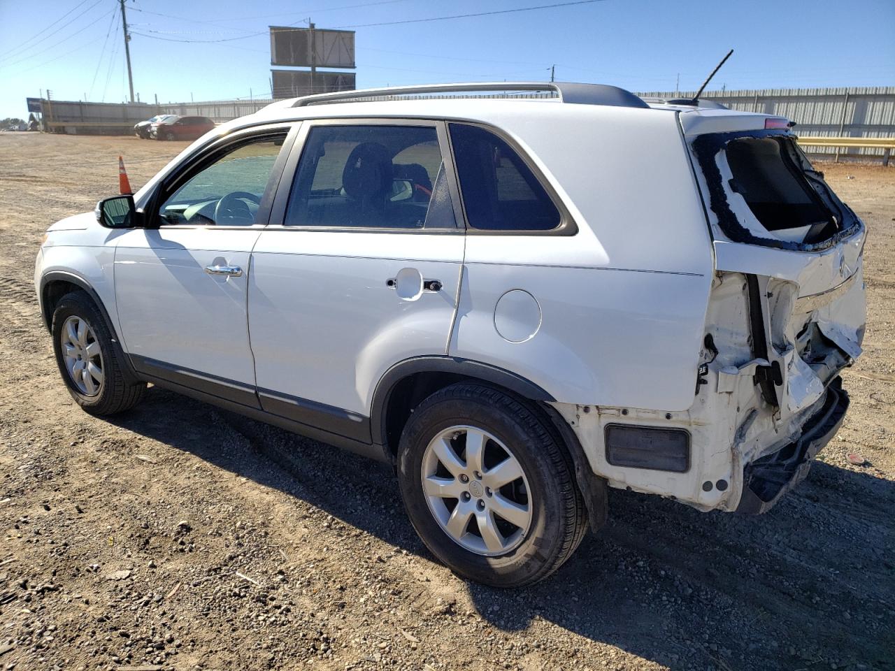 Image 2 of 2013 KIA SORENTO LX 2013 with VIN 5XYKT3A68DG359472