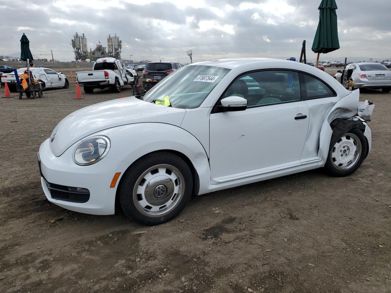 2015 VOLKSWAGEN BEETLE 1.8T 2015 image