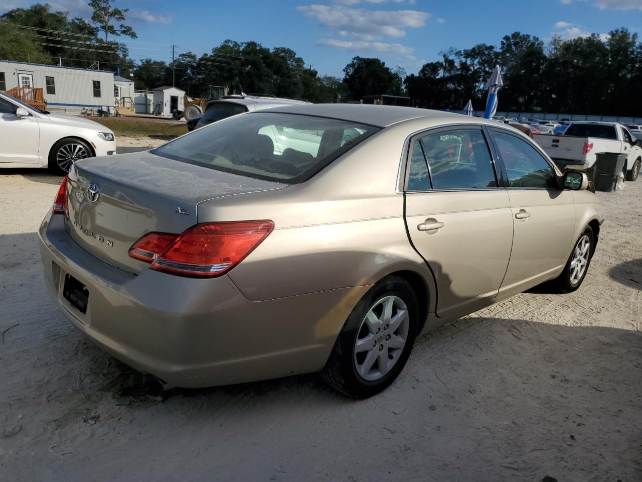 Image 3 of 2007 TOYOTA AVALON XL 2007 with VIN 4T1BK36B77U176510