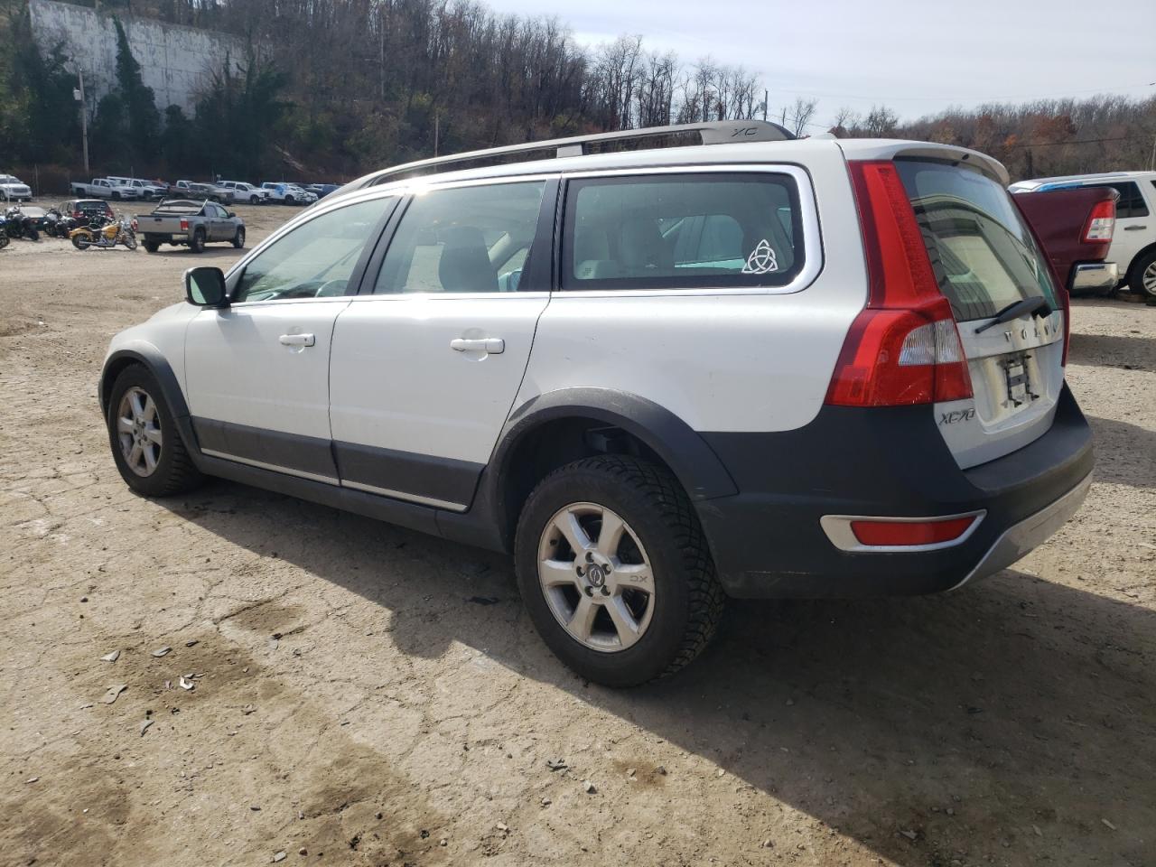 Image 2 of 2010 VOLVO XC70 3.2 2010 with VIN YV4960BZ5A1091230