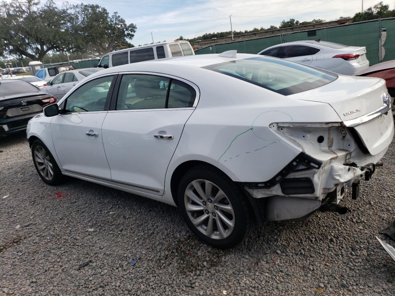 Изображение 2 2016 BUICK LACROSSE  2016 с VIN 1G4GB5G34GF136639