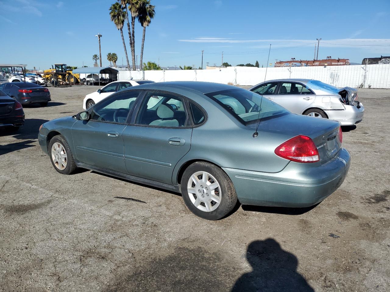 Image 2 of 2005 FORD TAURUS SE 2005 with VIN 1FAFP53U85A207048