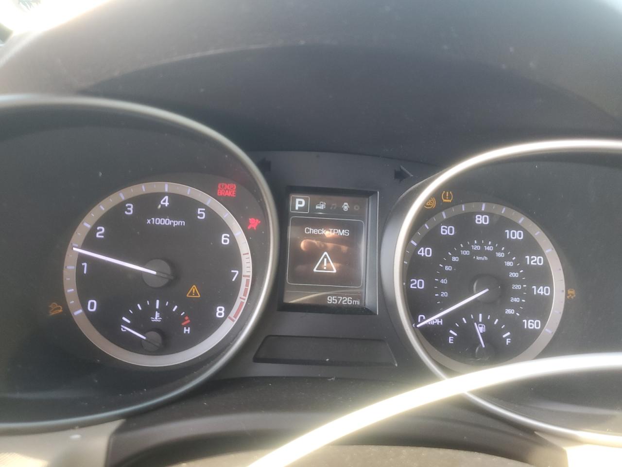 Image 2 of 2019 HYUNDAI SANTA FE XL SE 2019 with VIN KM8SM4HFXKU301086