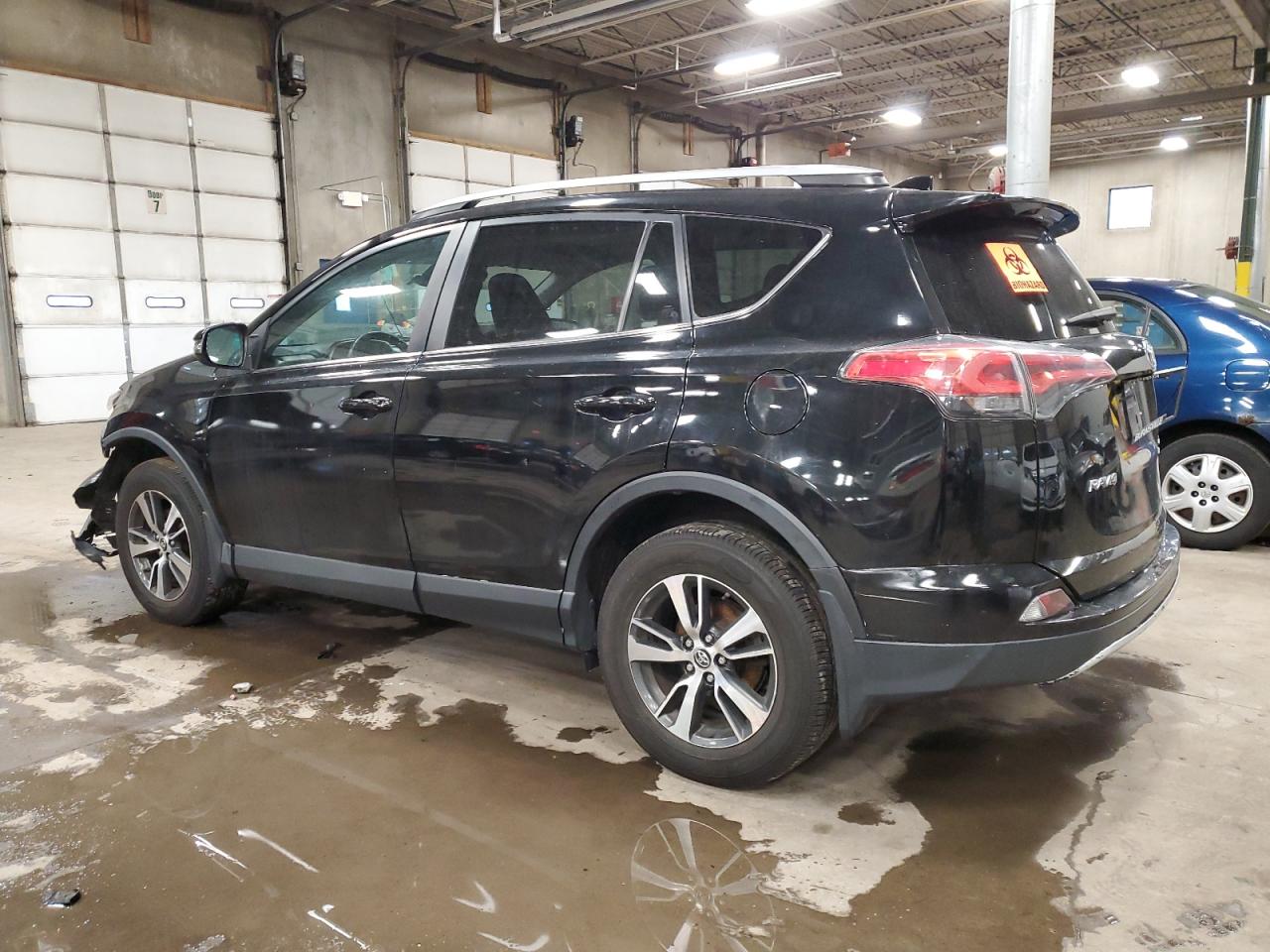 Obraz 2 z 2017 TOYOTA RAV4 XLE 2017 z VIN 2T3RFREV3HW686539