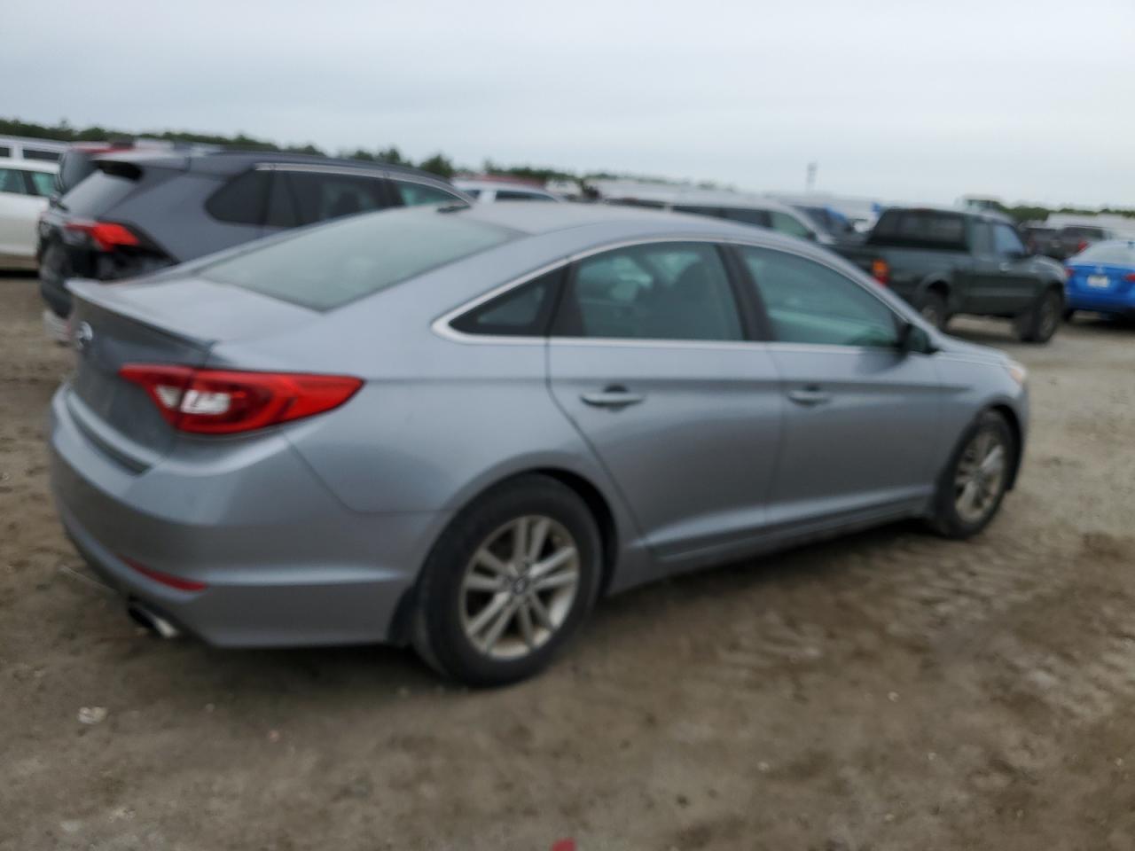 Obraz 3 z 2017 HYUNDAI SONATA SE 2017 z VIN 5NPE24AF9HH594614