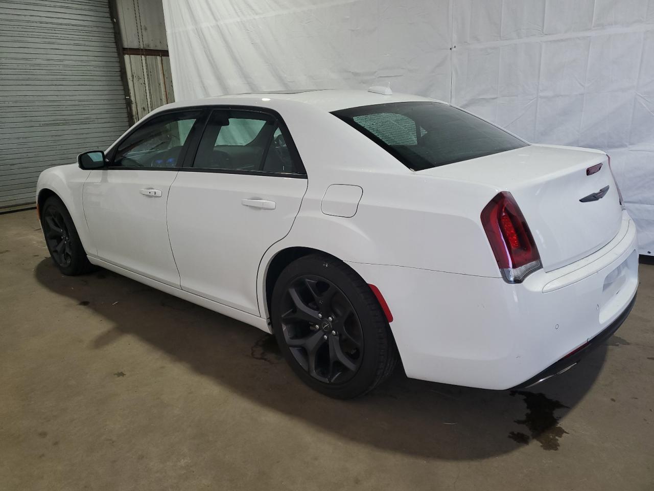 Изображение 2 2021 CHRYSLER 300 S 2021 с VIN 2C3CCABG1MH634296