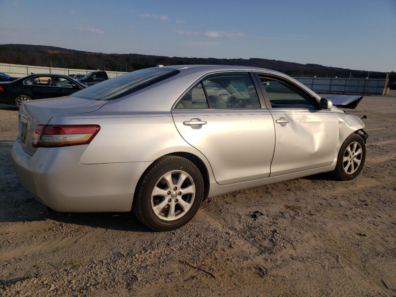 Изображение 3 2010 TOYOTA CAMRY BASE 2010 с VIN 4T1BF3EK1AU013736