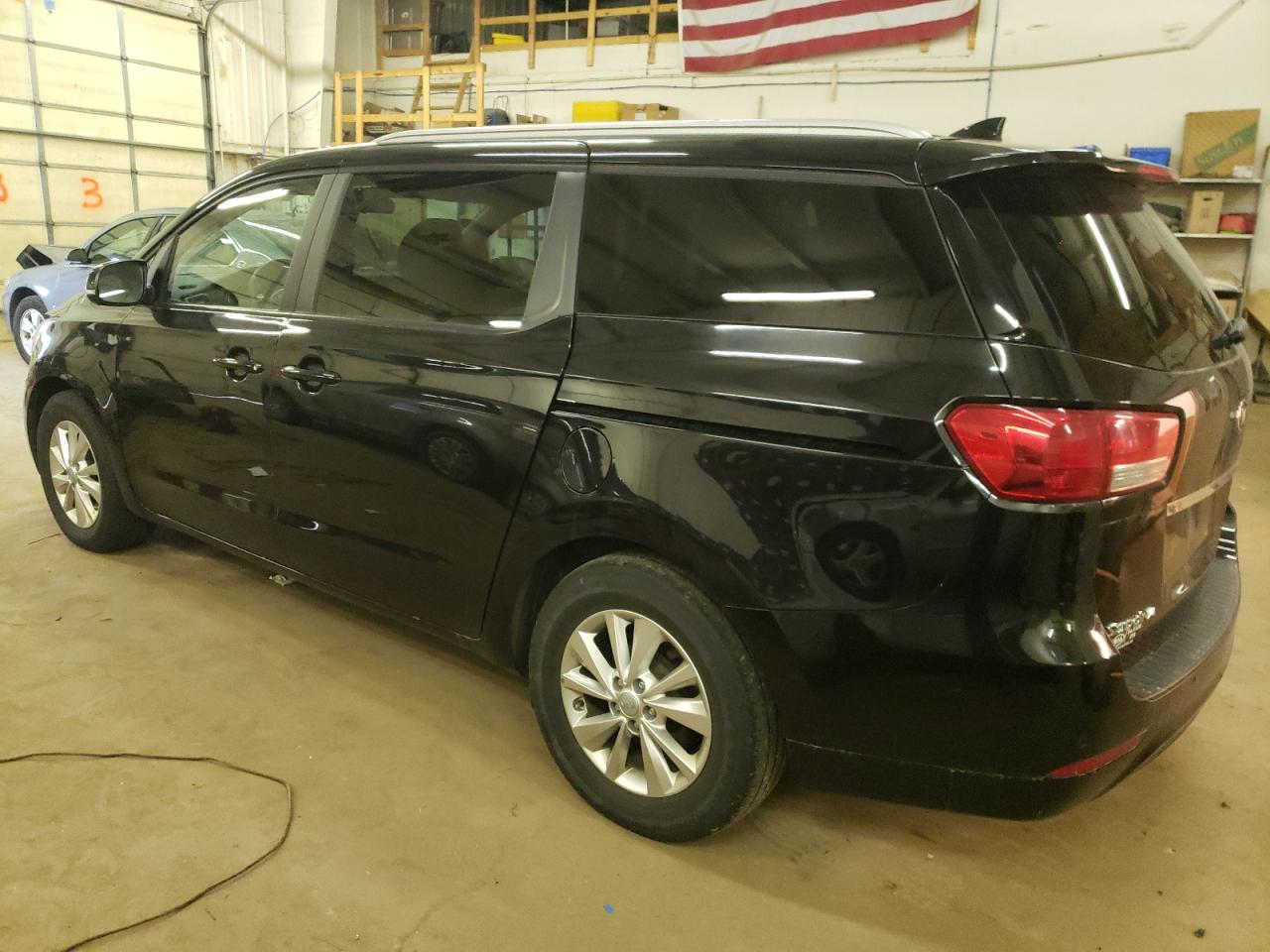 Изображение 2 2016 KIA SEDONA LX 2016 с VIN KNDMB5C18G6146456