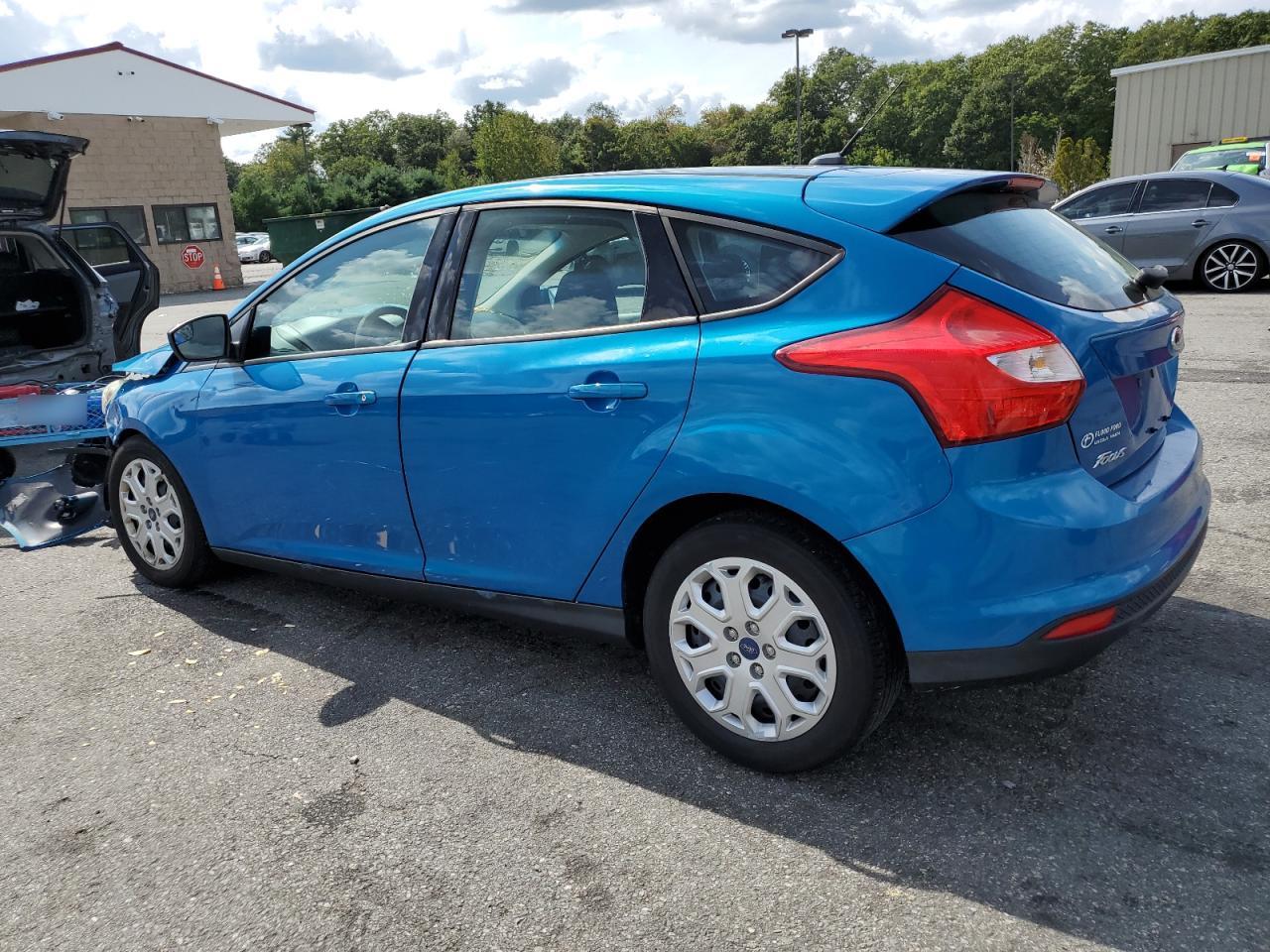 Image 2 of 2012 FORD FOCUS SE 2012 with VIN 1FAHP3K24CL182275
