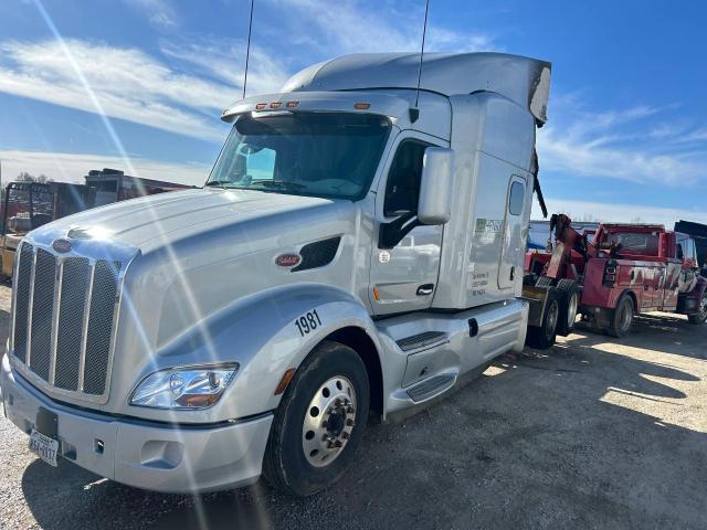 Image 2 of 2019 PETERBILT 579  2019 with VIN 1XPBDP9X2KD612958