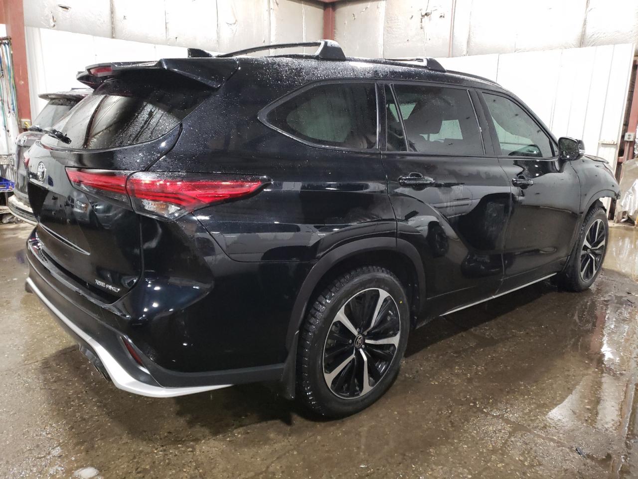 Image 3 of 2021 TOYOTA HIGHLANDER XSE 2021 with VIN 5TDJZRBH0MS152106