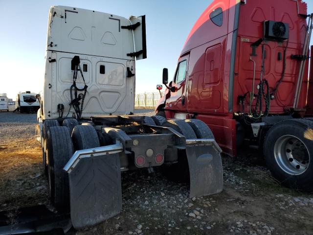 Image 3 of 2017 FREIGHTLINER CASCADIA 125  2017 with VIN 3AKJGLDR3HSHV4711