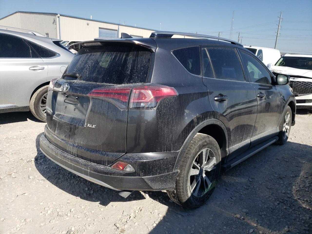Изображение 3 2017 TOYOTA RAV4 XLE 2017 с VIN JTMWFREV5HD102903