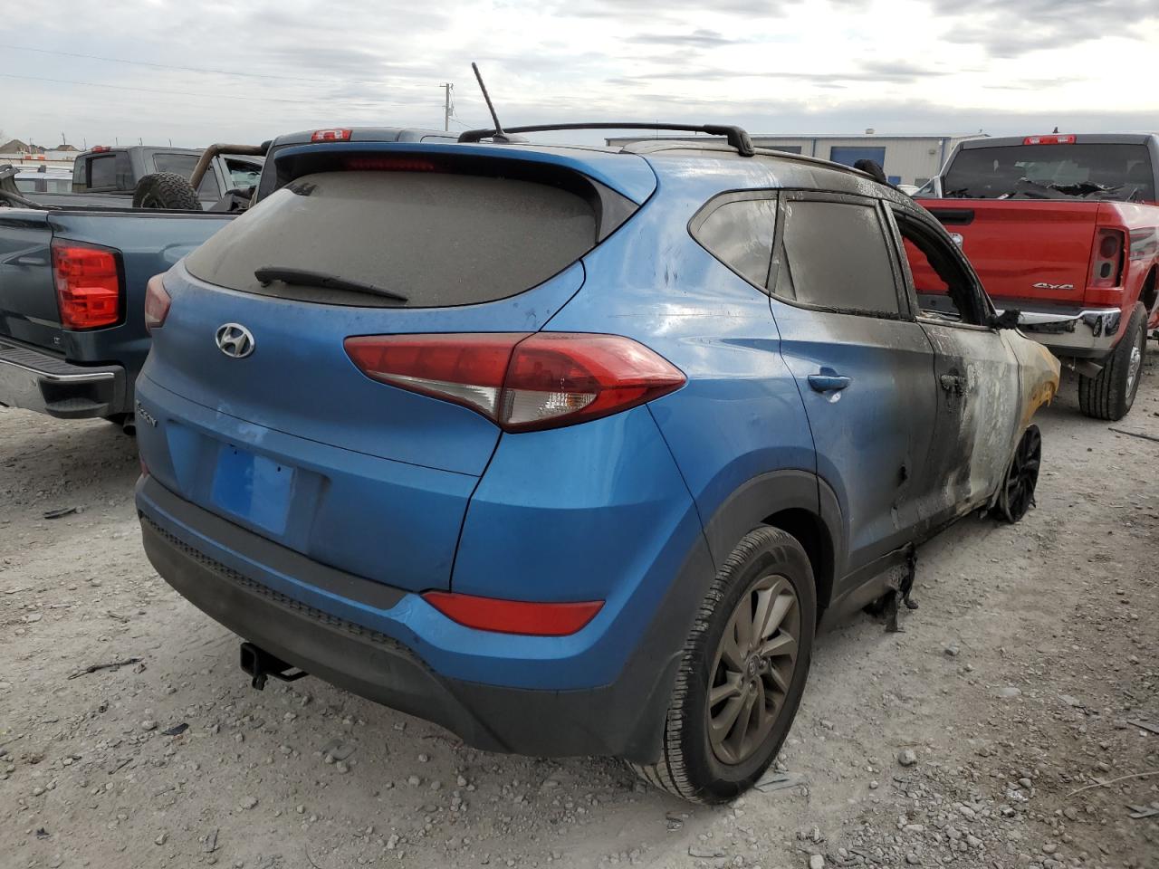 Image 3 of 2017 HYUNDAI TUCSON LIMITED 2017 with VIN KM8J33A4XHU415230