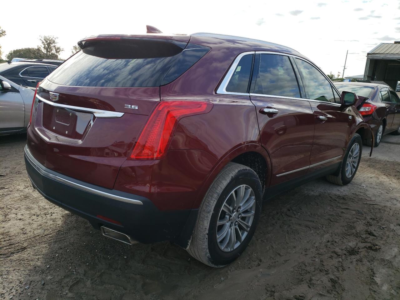 Obraz 3 z 2017 CADILLAC XT5 LUXURY 2017 z VIN 1GYKNBRS7HZ207111