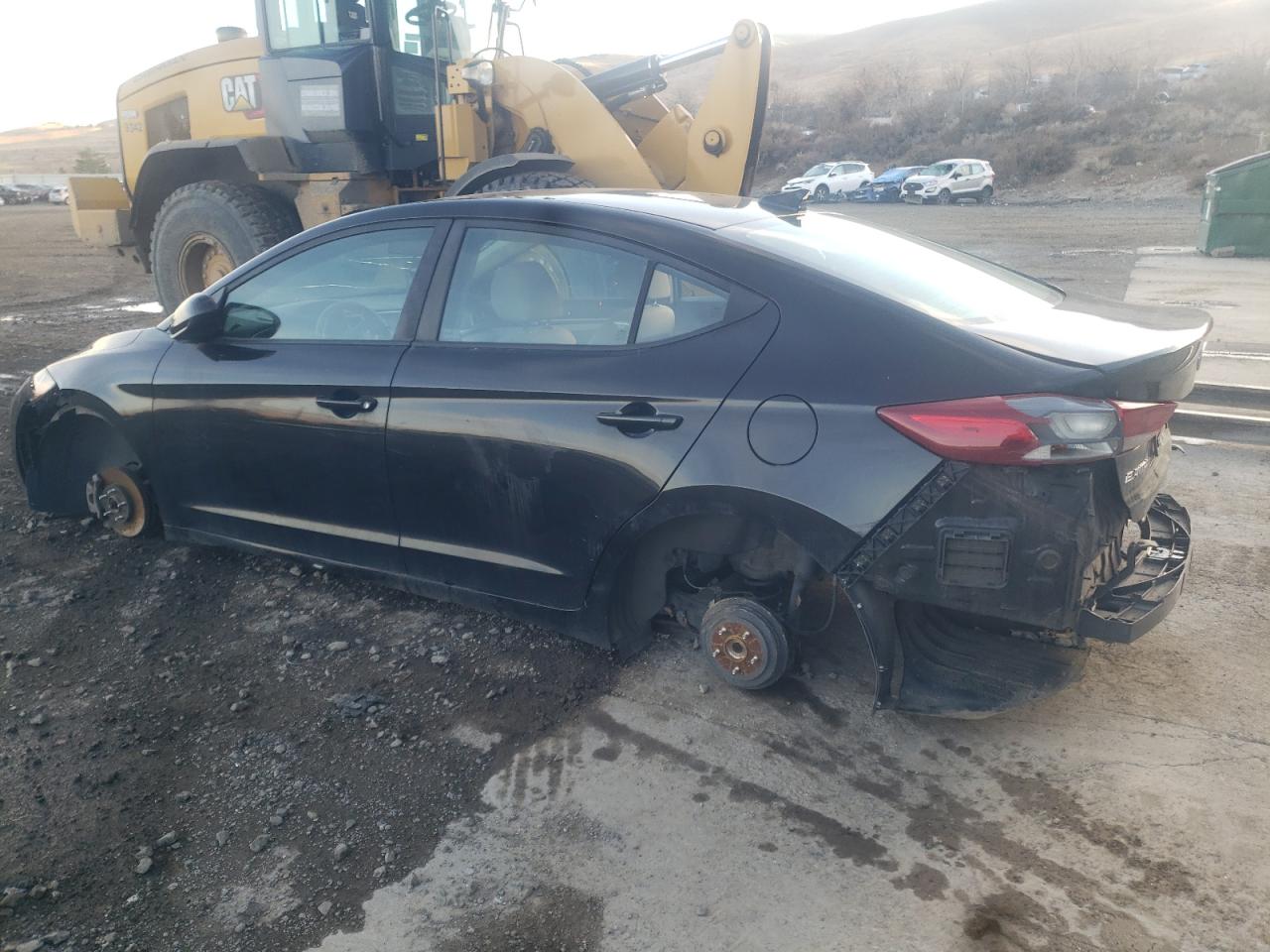 Image 2 of 2017 HYUNDAI ELANTRA SE 2017 with VIN KMHD84LF4HU381045