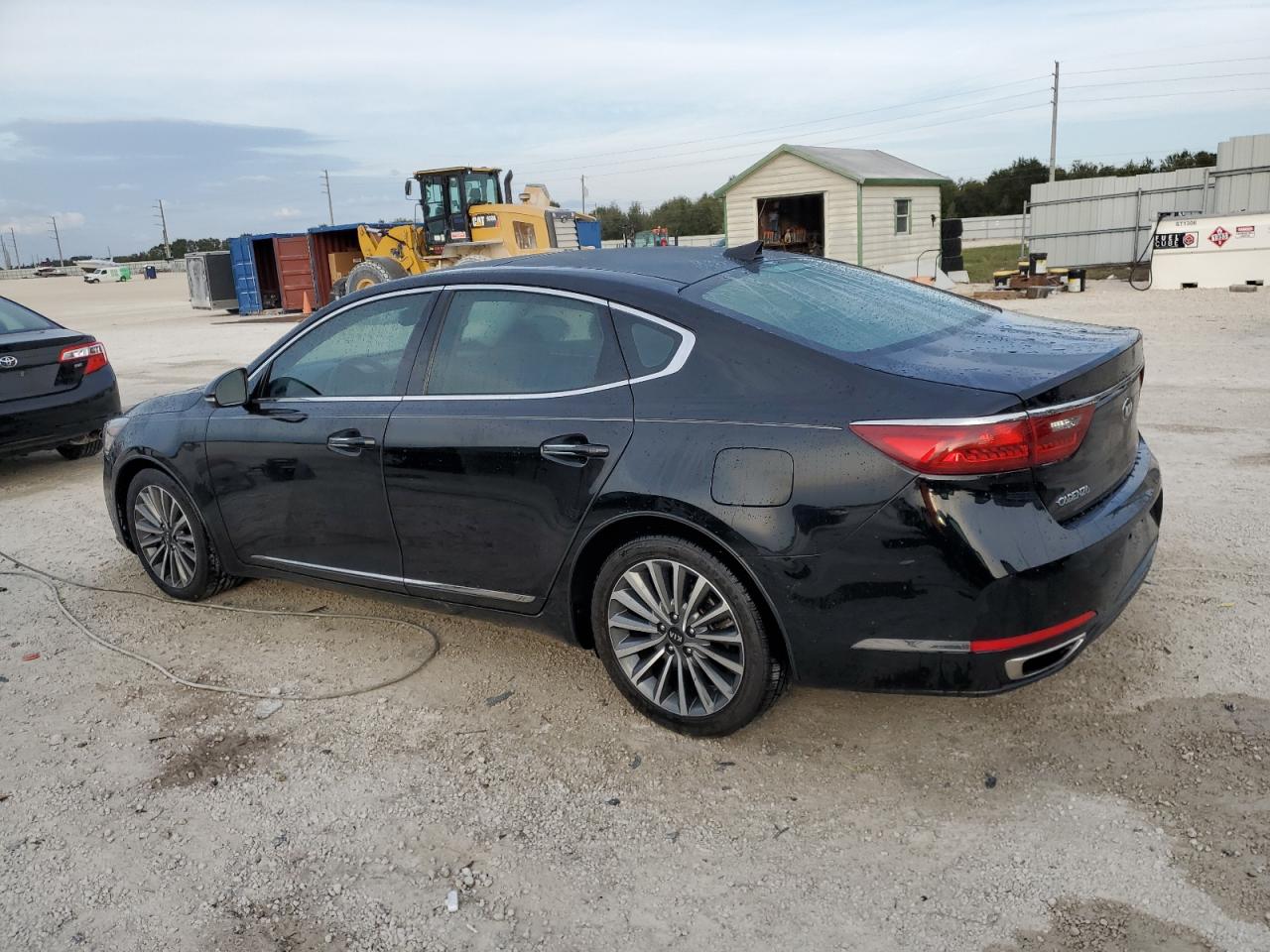 Image 2 of 2017 KIA CADENZA PREMIUM 2017 with VIN KNALC4J15H5068292