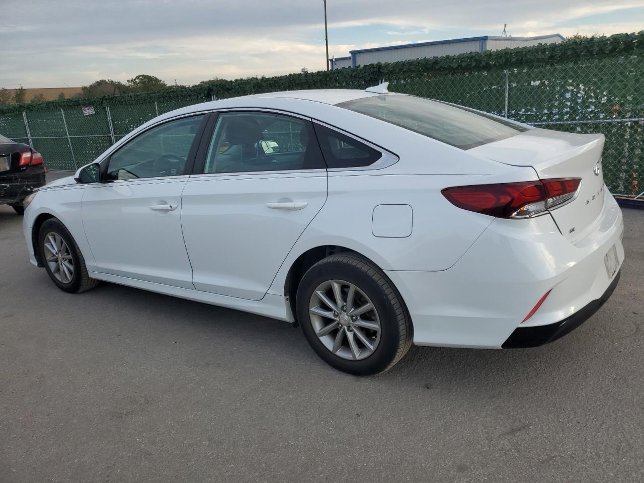 Image 2 of 2019 HYUNDAI SONATA SE 2019 with VIN 5NPE24AF2KH738690