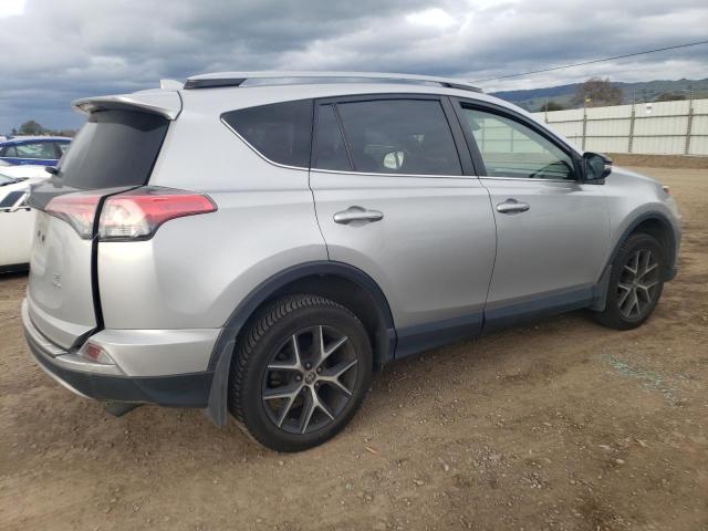 Obraz 3 z 2018 TOYOTA RAV4 SE 2018 z VIN JTMJFREV0JJ213182