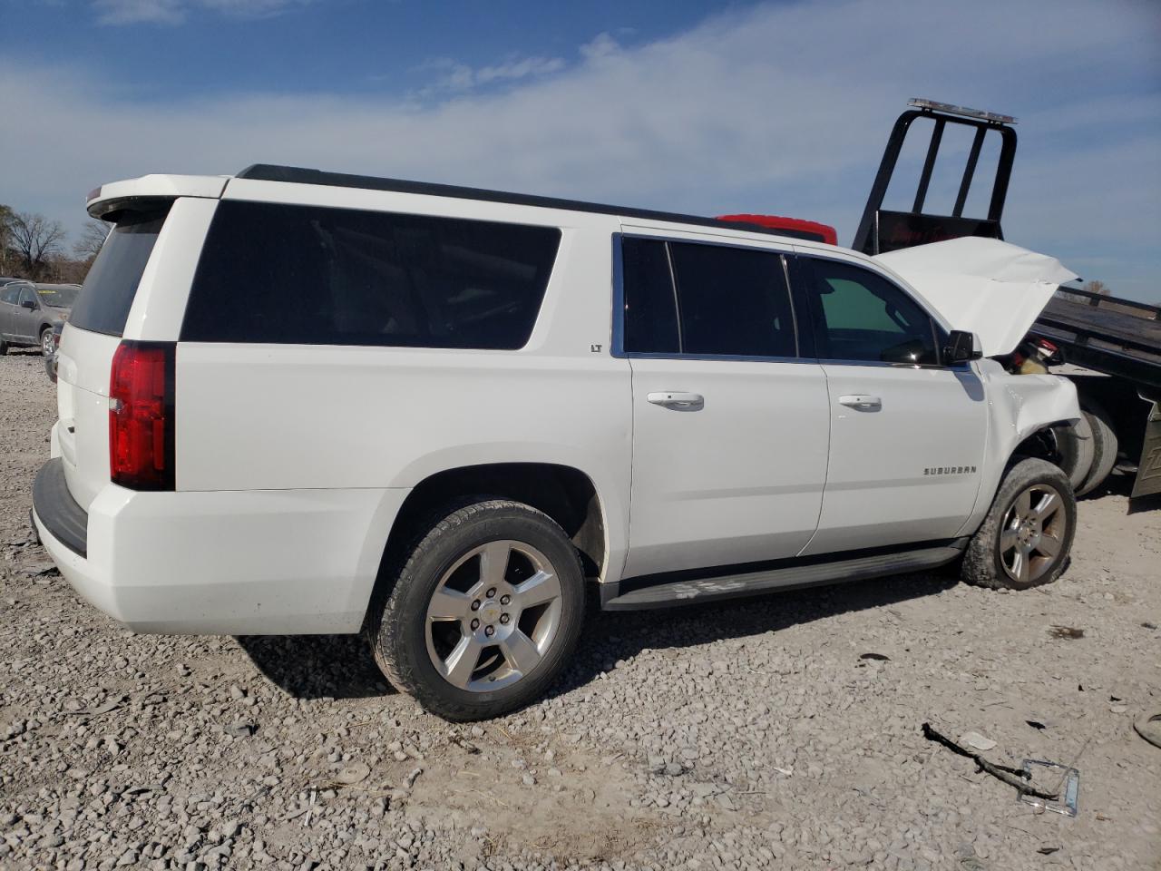 Image 3 of 2015 CHEVROLET SUBURBAN K1500 LT 2015 with VIN 1GNSKJKC4FR305559