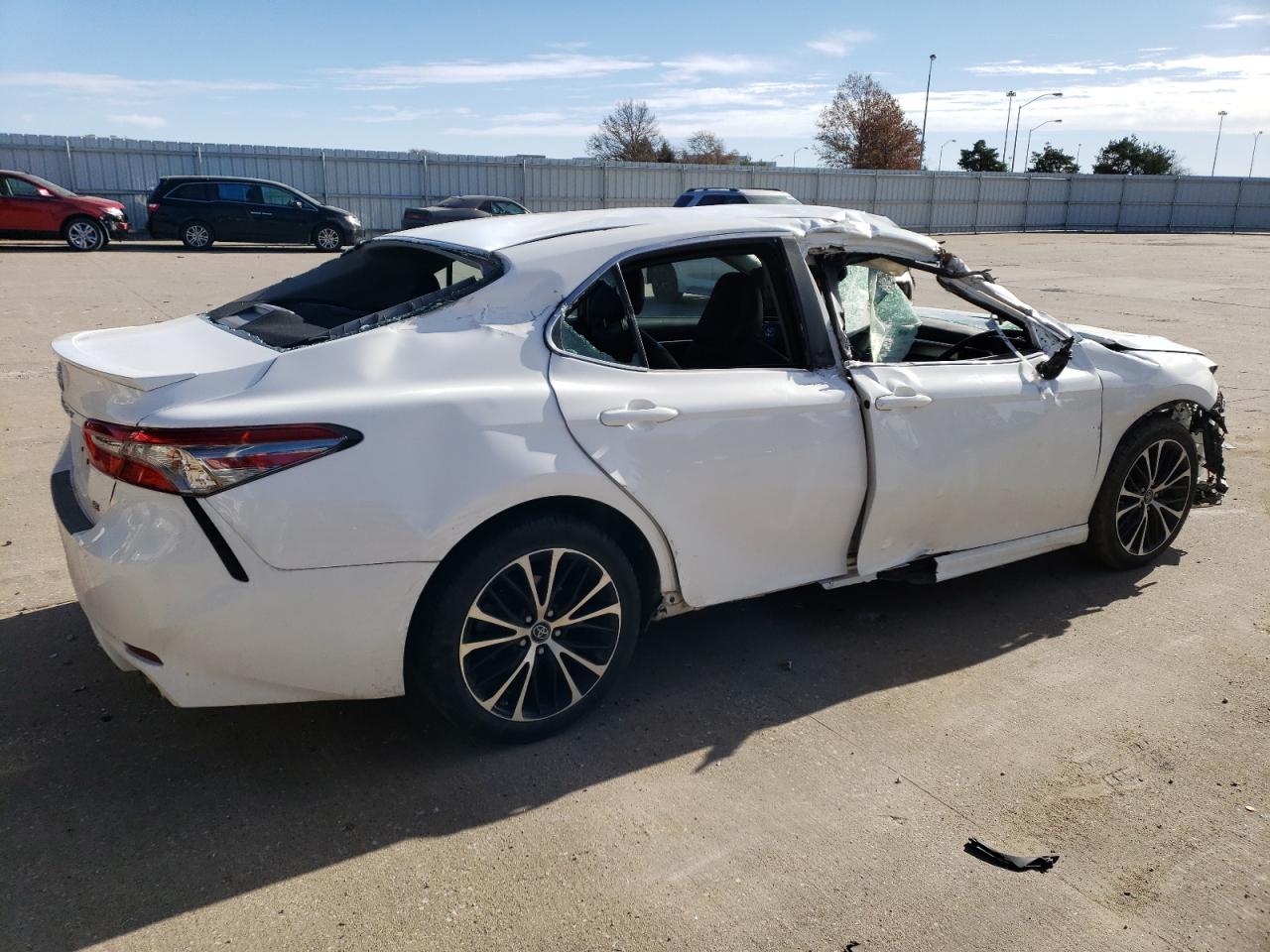 Изображение 3 2018 TOYOTA CAMRY L 2018 с VIN 4T1B11HK2JU084121