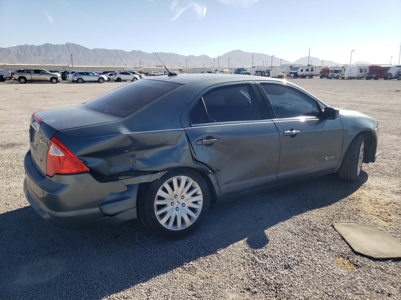 Image 3 of 2012 FORD FUSION HYBRID 2012 with VIN 3FADP0L35CR283721