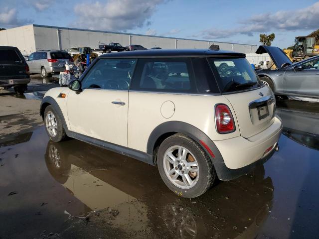 Obraz 2 z 2013 Mini Cooper 2013 z VIN WMWSU3C57DT549279