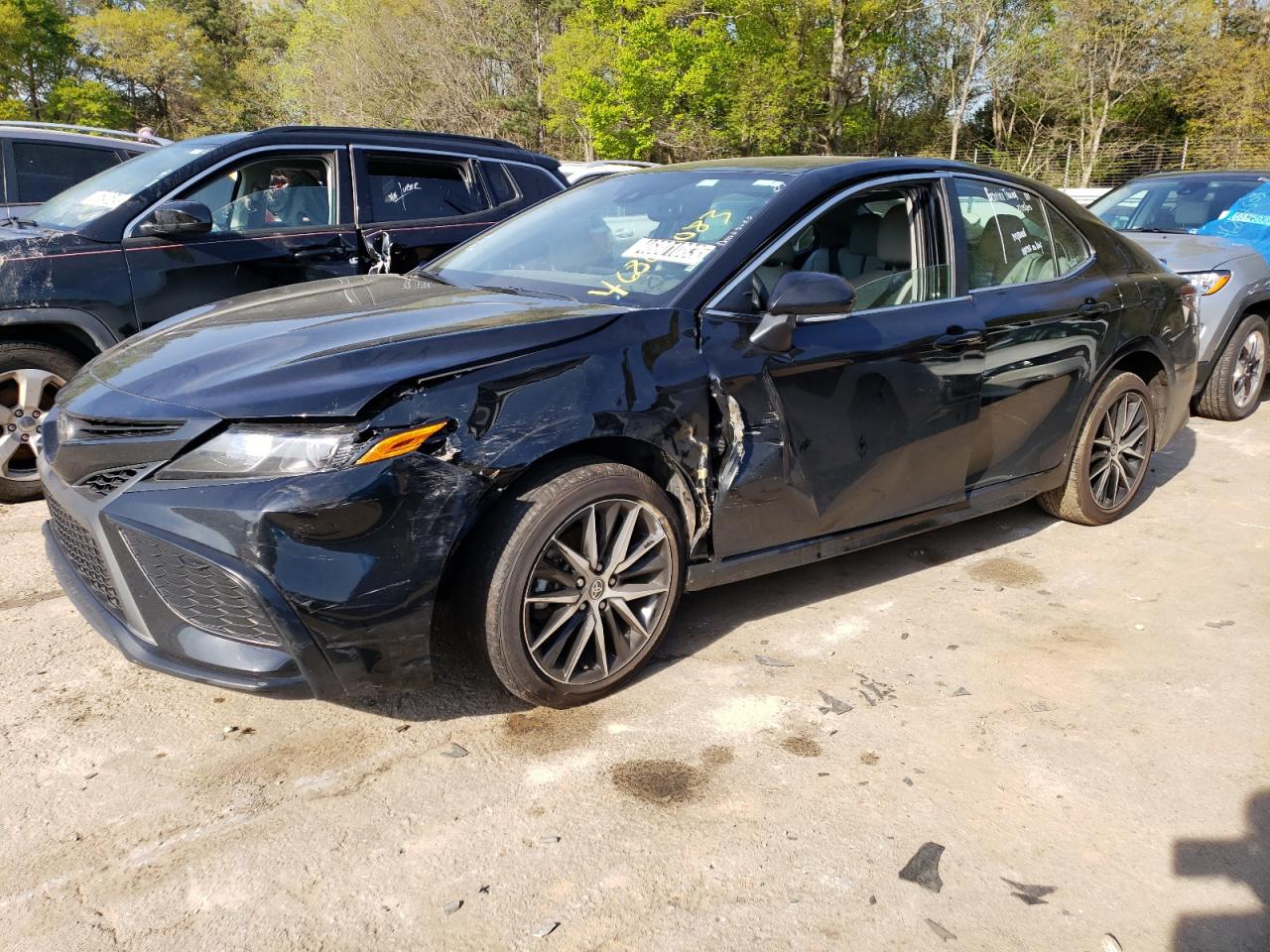 Image 1 of 2022 TOYOTA CAMRY SE 2022 with VIN 4T1T11AK5NU678061