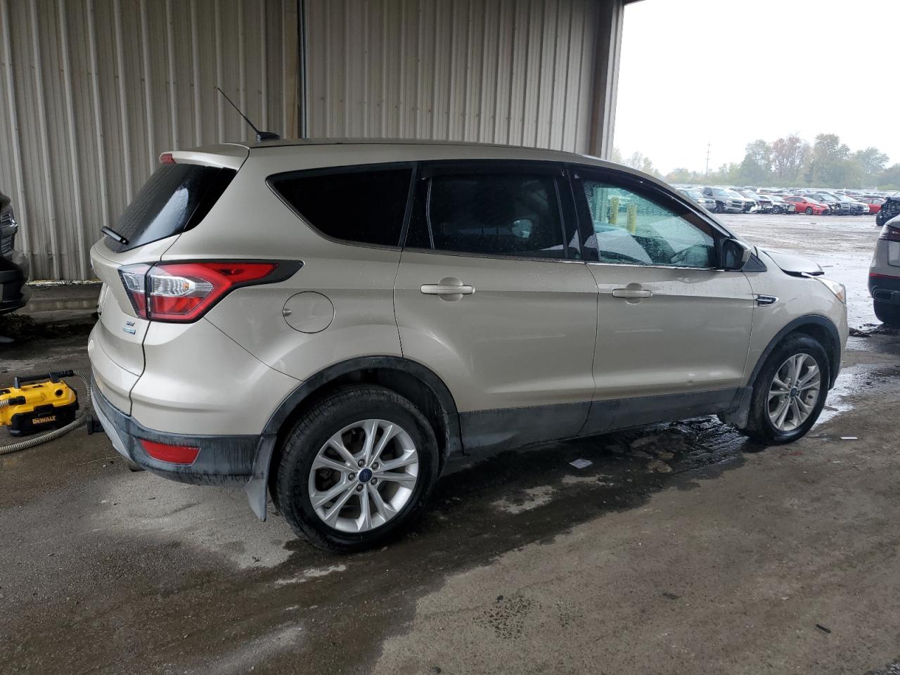 Image 3 of 2017 FORD ESCAPE SE 2017 with VIN 1FMCU9G9XHUA78344