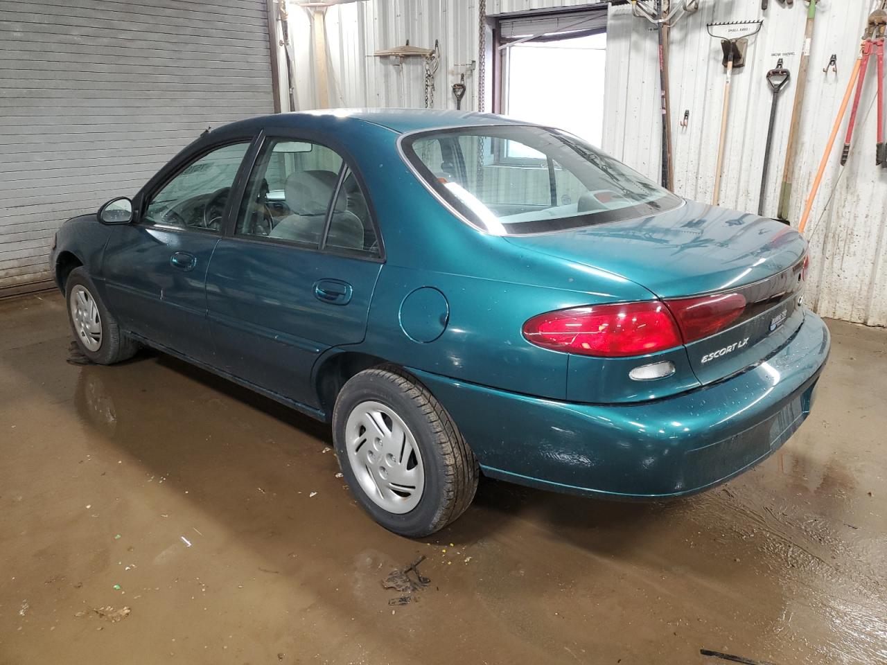 Image 2 of 1997 FORD ESCORT LX 1997 with VIN 1FALP13P2VW404502