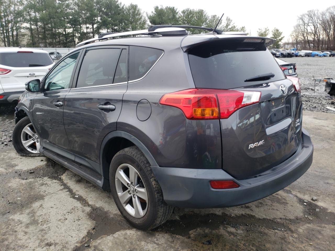 Image 2 of 2015 TOYOTA RAV4 XLE 2015 with VIN 2T3RFREV2FW393258