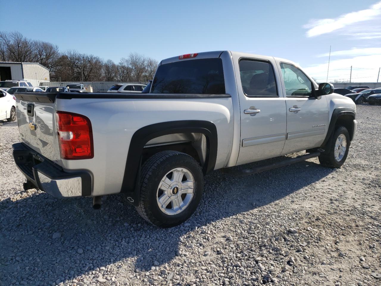 Obraz 3 z 2010 CHEVROLET SILVERADO K1500 LT 2010 z VIN 3GCRKSE37AG216652