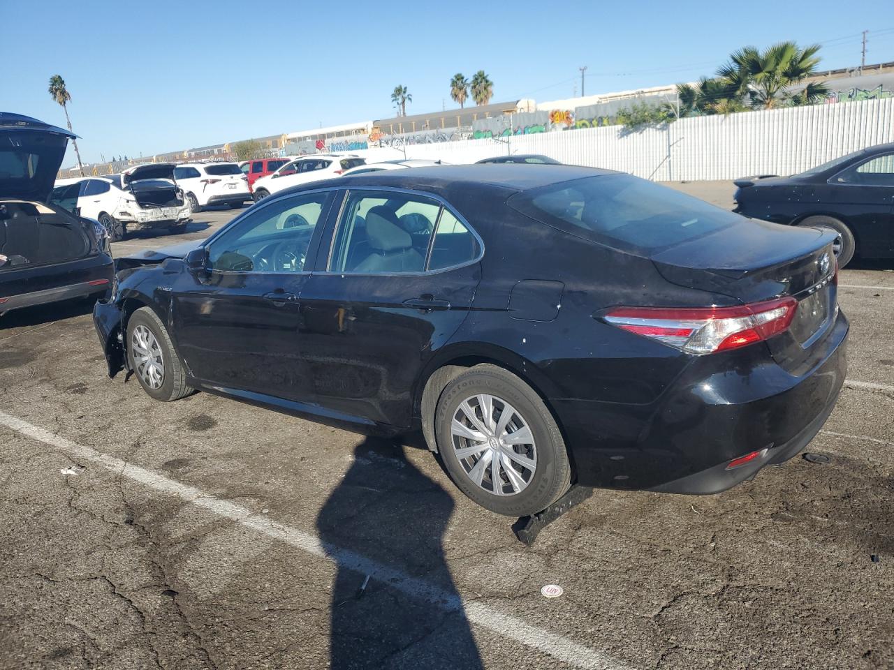 Obraz 2 z 2018 TOYOTA CAMRY LE 2018 z VIN 4T1B31HK7JU507298