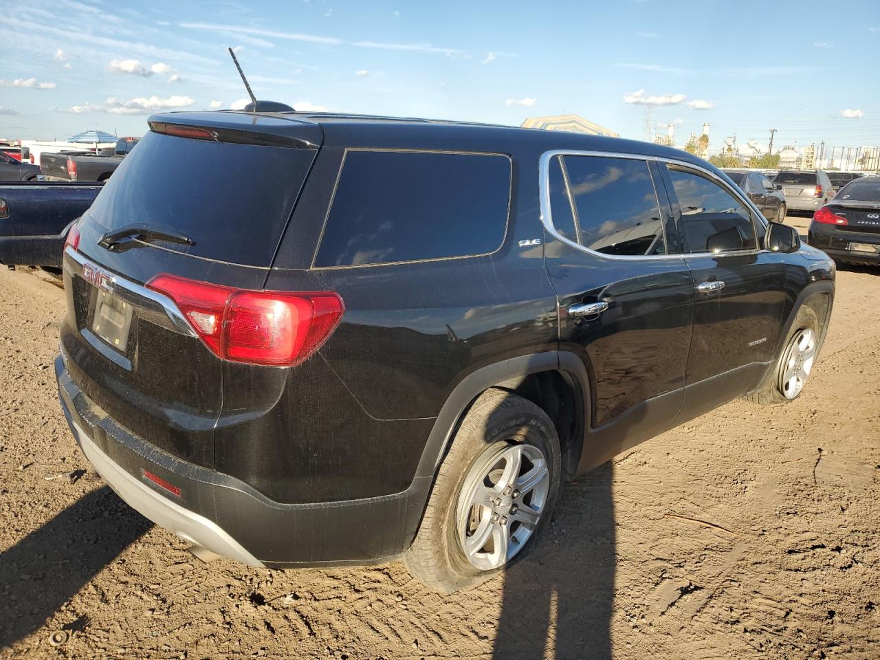 Obraz 3 z 2017 GMC ACADIA SLE 2017 z VIN 1GKKNKLA2HZ206328