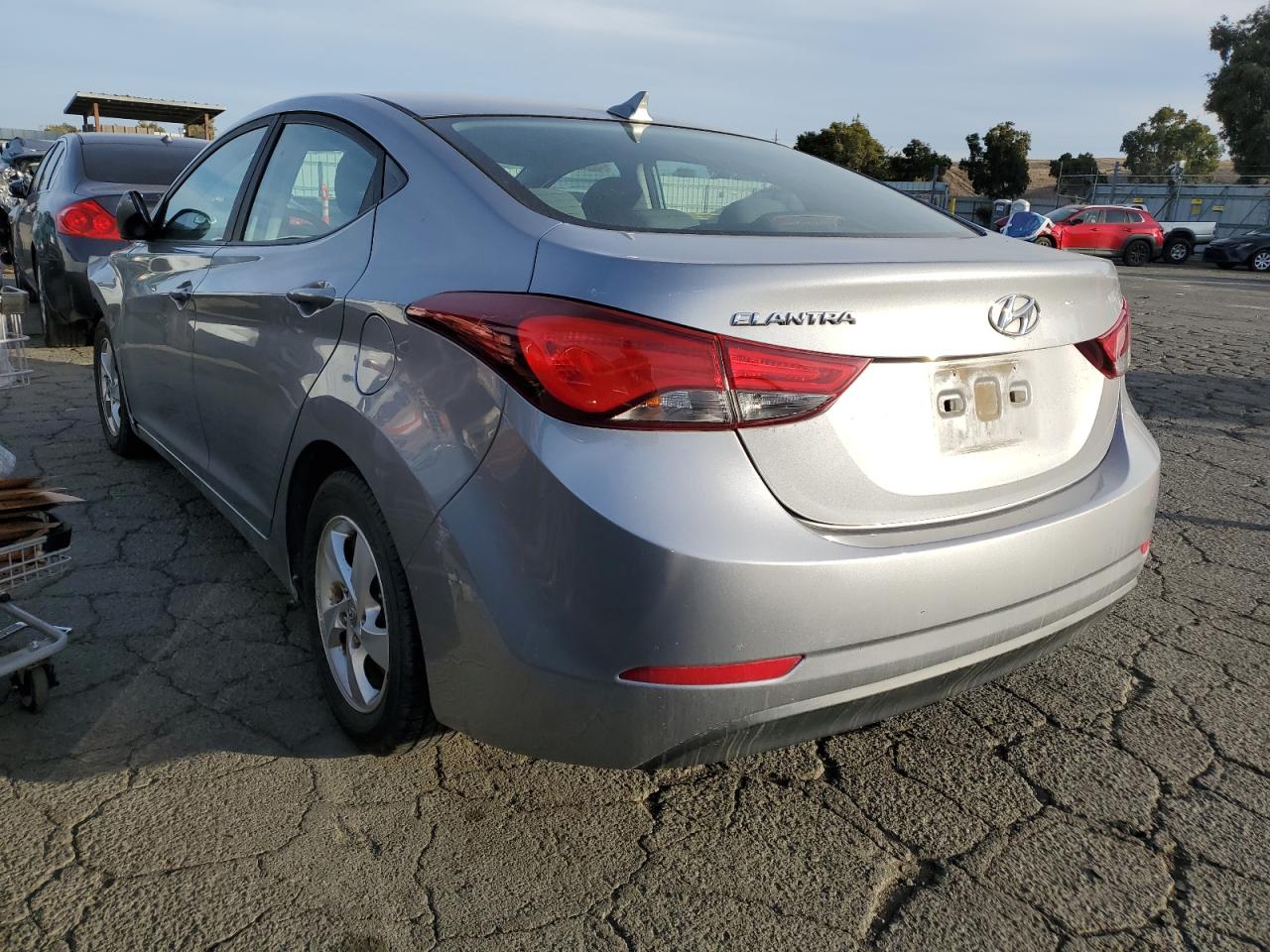 Изображение 2 2015 HYUNDAI ELANTRA SE 2015 с VIN 5NPDH4AE5FH643368