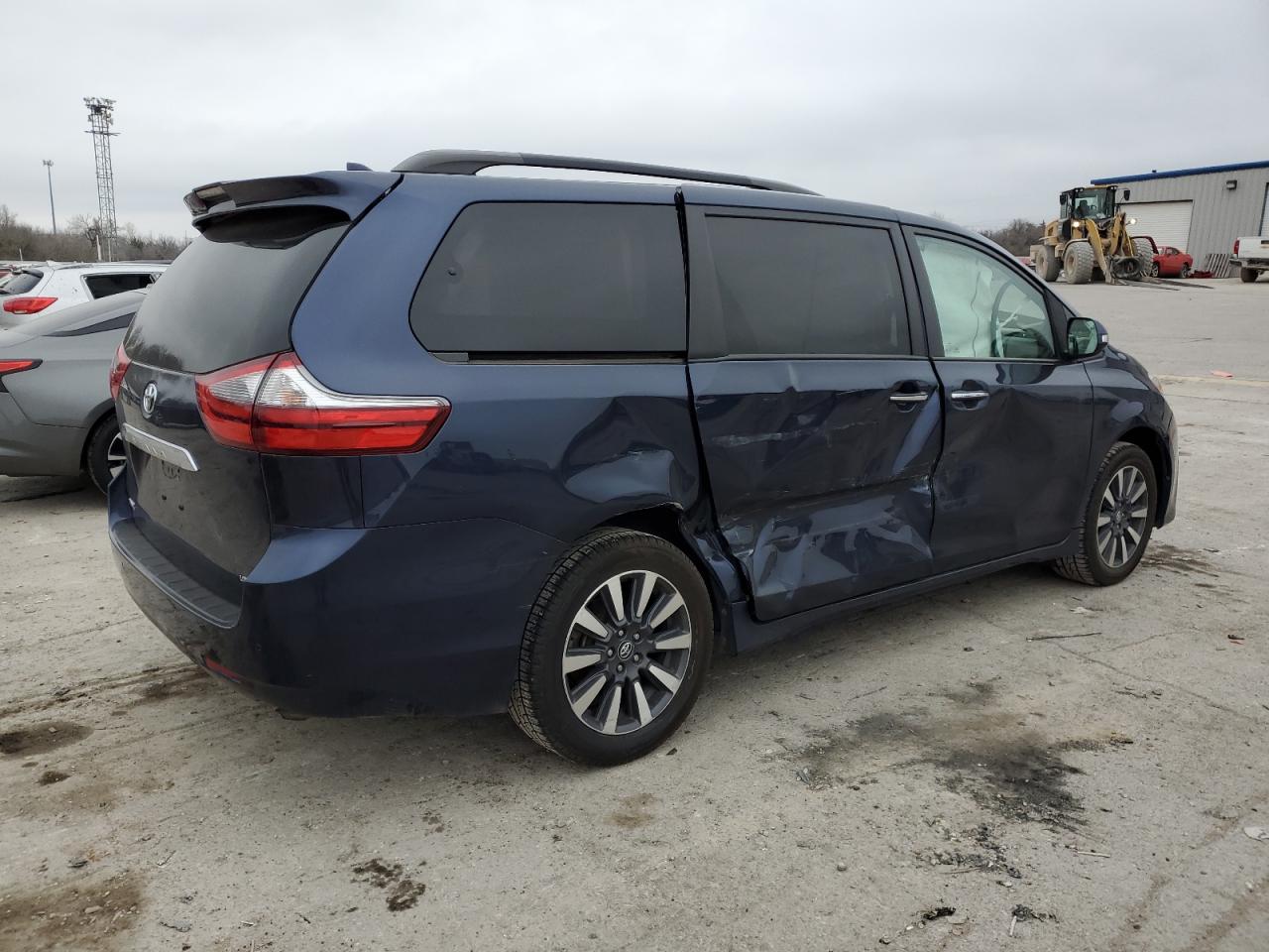 Obraz 3 z 2020 TOYOTA SIENNA XLE 2020 z VIN 5TDDZ3DCXLS234371