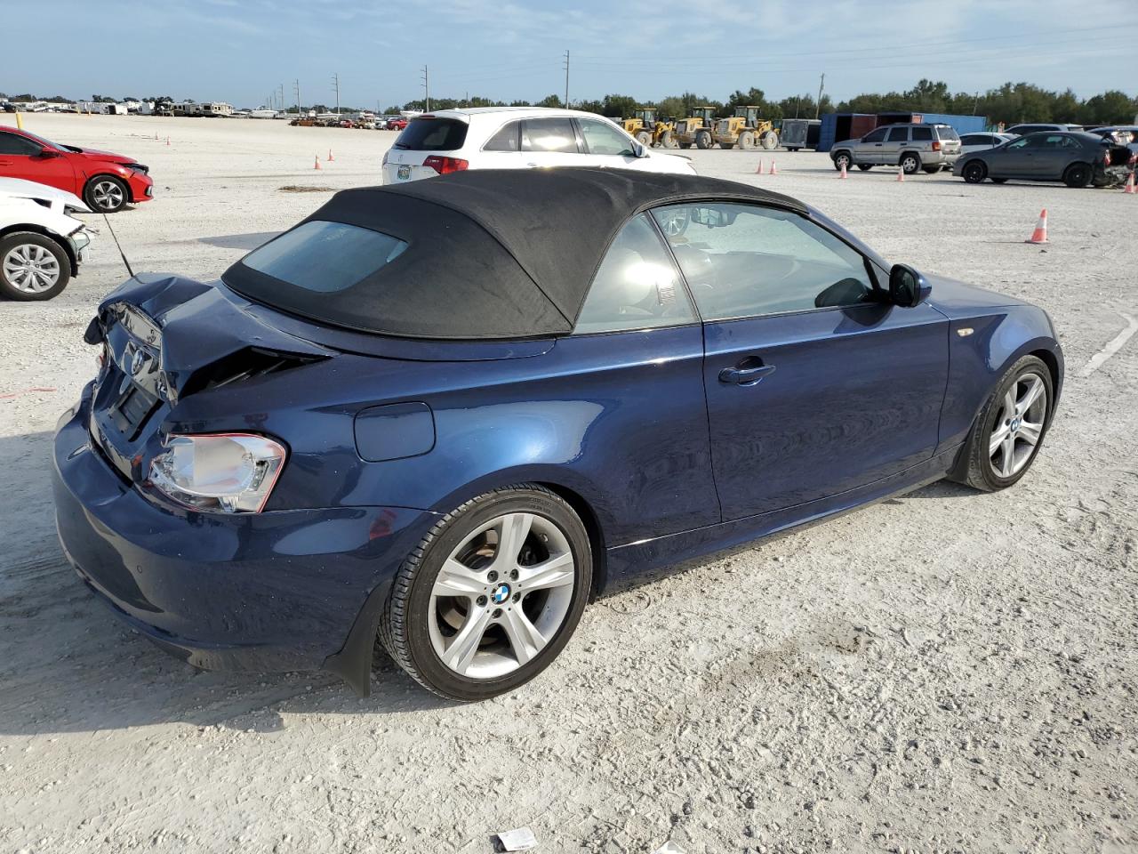 Изображение 3 2010 BMW 128 I 2010 с VIN WBAUN1C57AVH77859