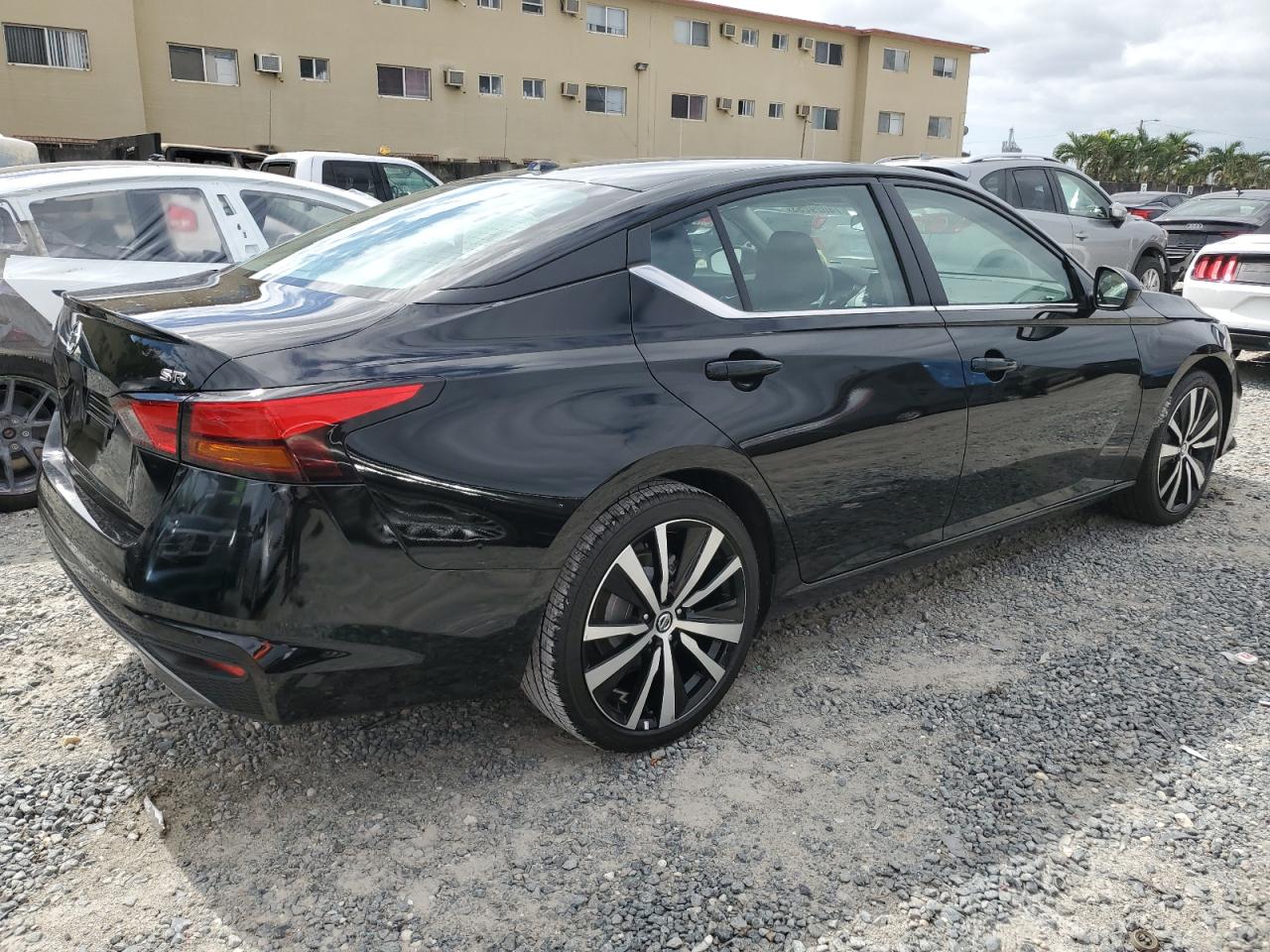 Image 3 of 2022 NISSAN ALTIMA SR 2022 with VIN 1N4BL4CV9NN406101