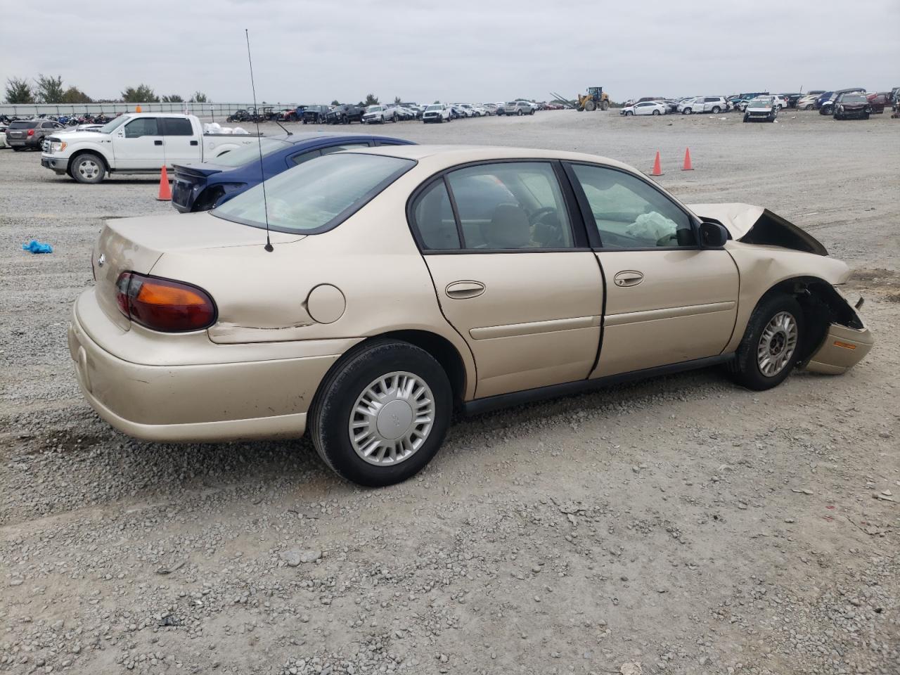 Image 3 of 2004 CHEVROLET CLASSIC  2004 with VIN 1G1ND52F04M628074