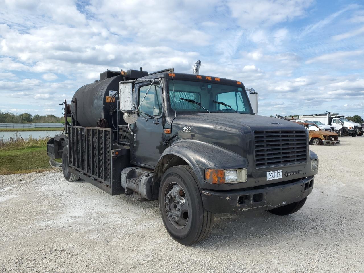 Изображение 1 2000 INTERNATIONAL 4000 4700 2000 с VIN 1HTSCABM7YH236702
