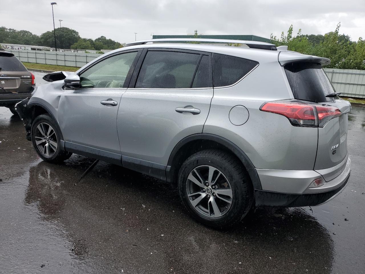 Obraz 2 z 2018 TOYOTA RAV4 ADVENTURE 2018 z VIN JTMRFREV0JJ213671