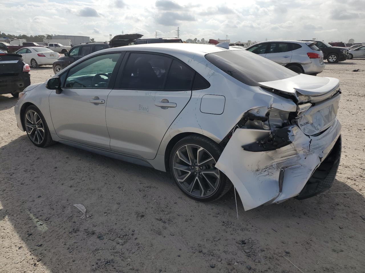 Obraz 2 z 2021 TOYOTA COROLLA SE 2021 z VIN 5YFS4MCE1MP082411