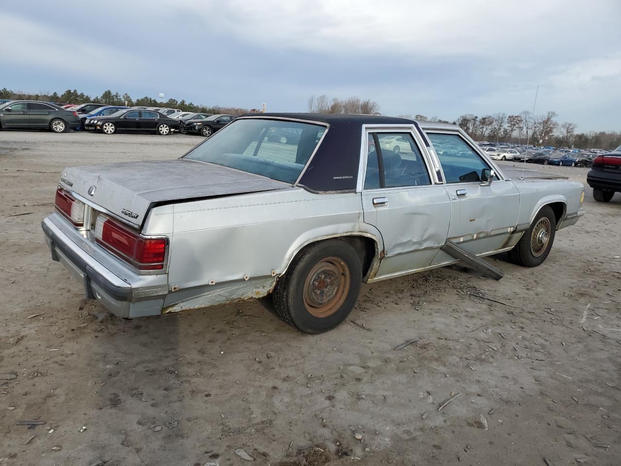 Obraz 3 z 1990 MERCURY GRAND MARQUIS GS 1990 z VIN 2MECM74FXLX655683