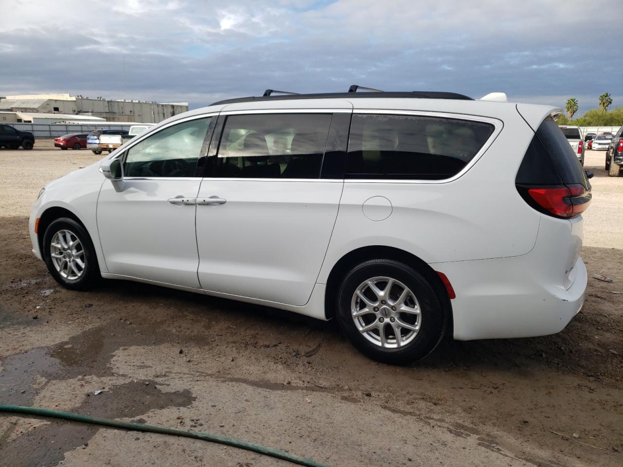 Изображение 2 2022 CHRYSLER PACIFICA TOURING L 2022 с VIN 2C4RC1BG6NR197283