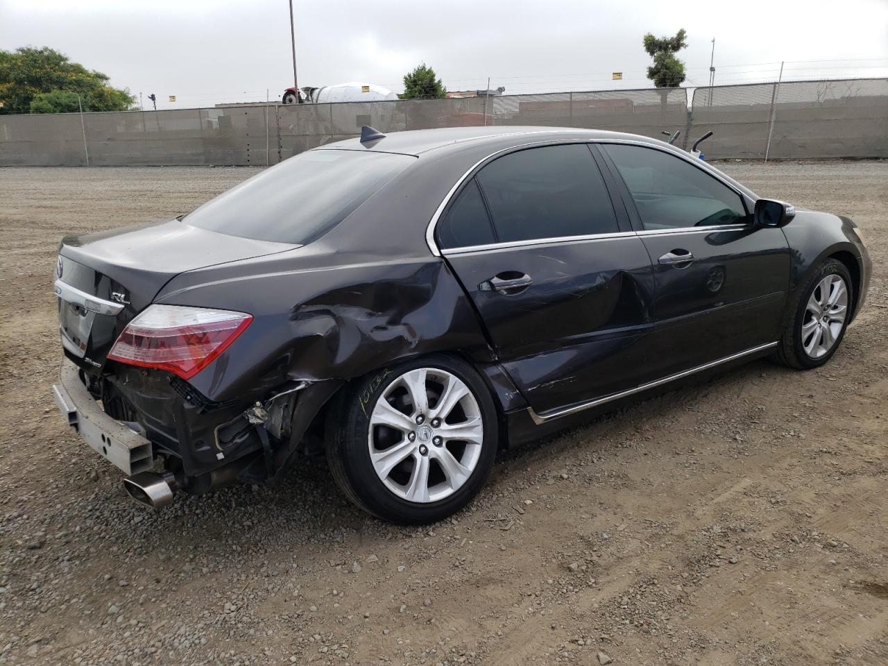 Image 3 of 2009 ACURA RL  2009 with VIN JH4KB26679C001182