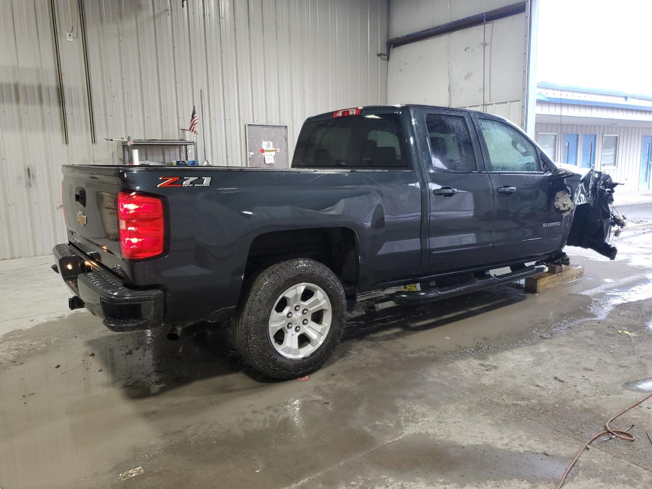 Image 3 of 2019 CHEVROLET SILVERADO LD K1500 LT 2019 with VIN 2GCVKPEC5K1200021