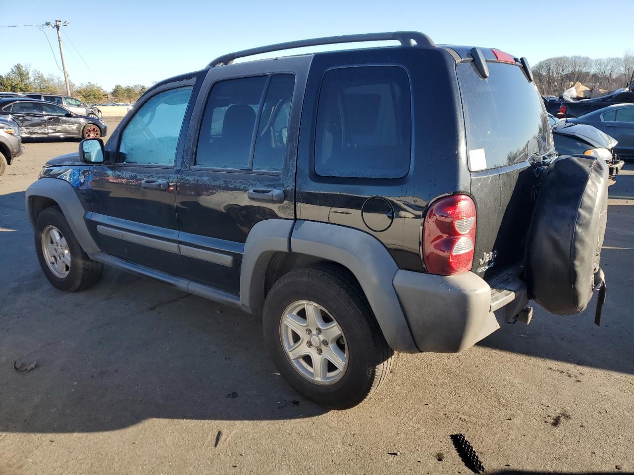 Изображение 2 2005 JEEP LIBERTY SPORT 2005 с VIN 1J4GL48KX5W513161