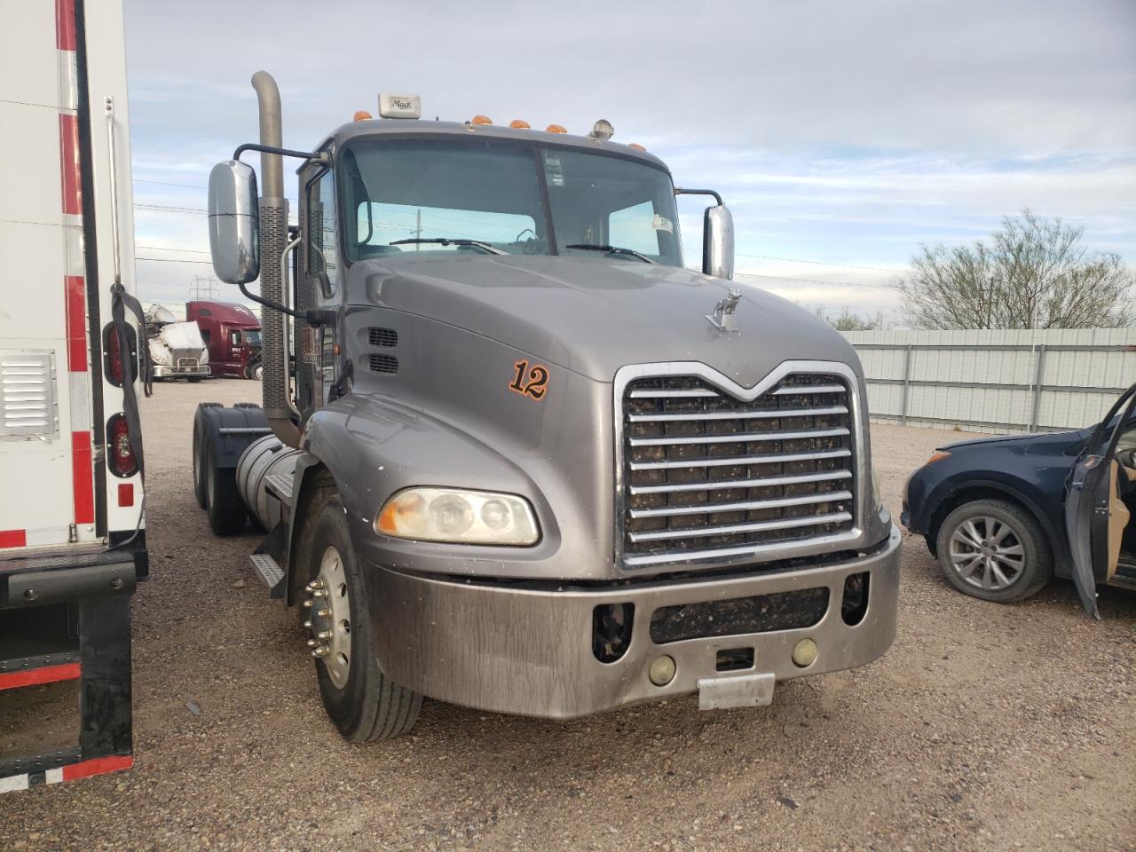2014 MACK 600 CXU600 2014 image