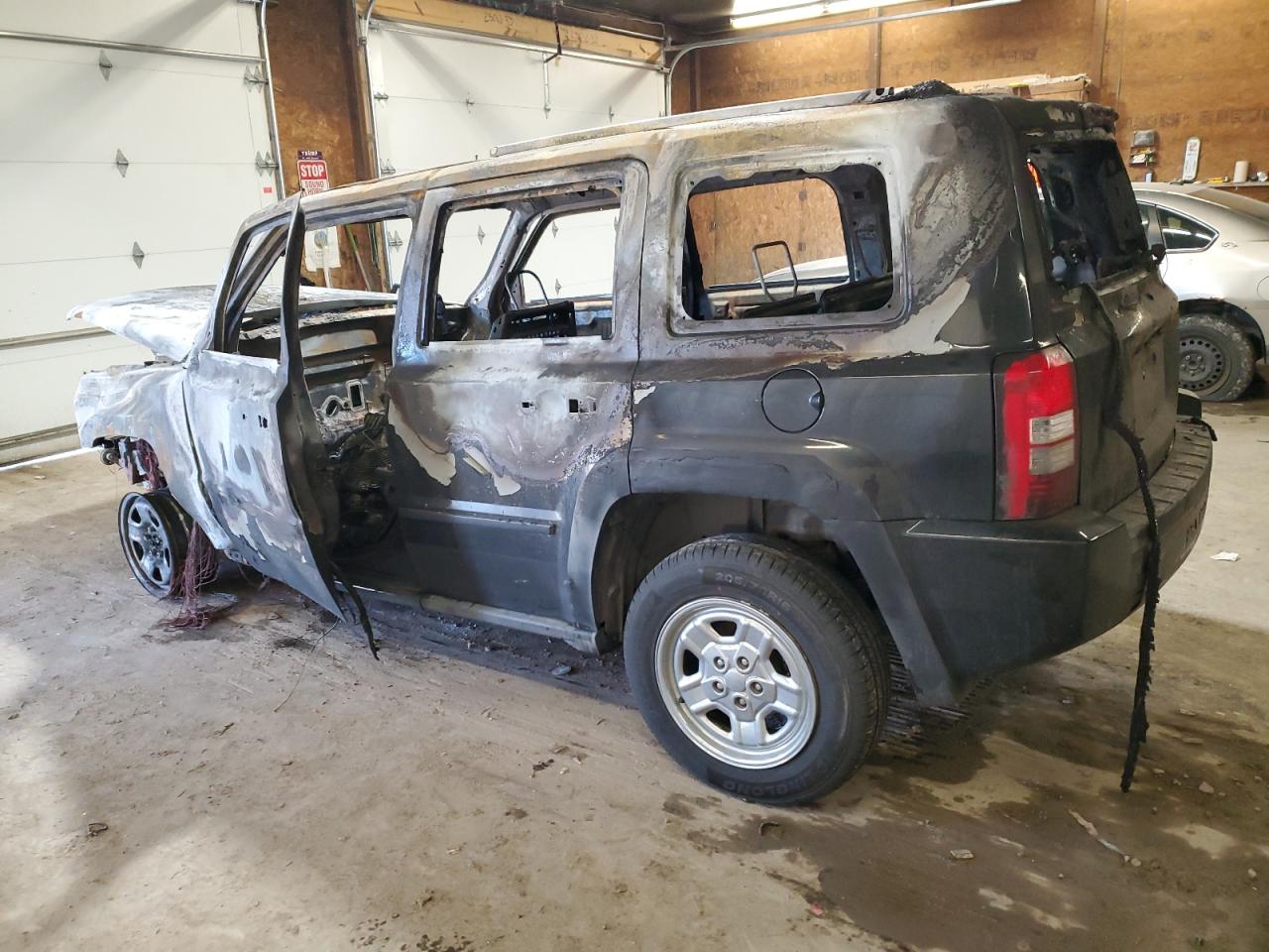Image 2 of 2008 JEEP PATRIOT SPORT 2008 with VIN 1J8FF28W88D528198