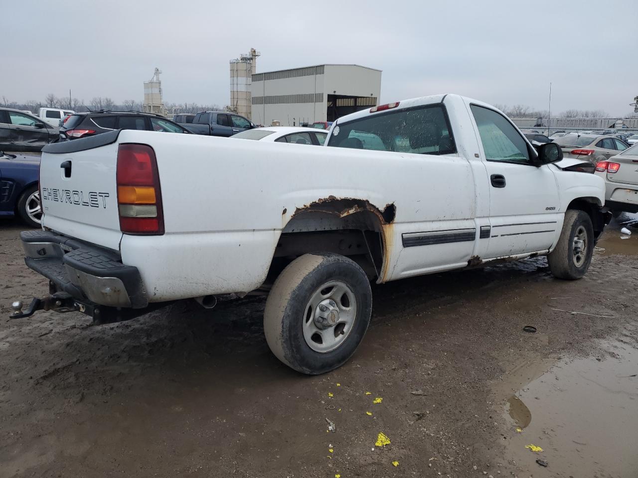 Image 3 of 2002 CHEVROLET SILVERADO C1500 2002 with VIN 1GCEC14W02Z178250